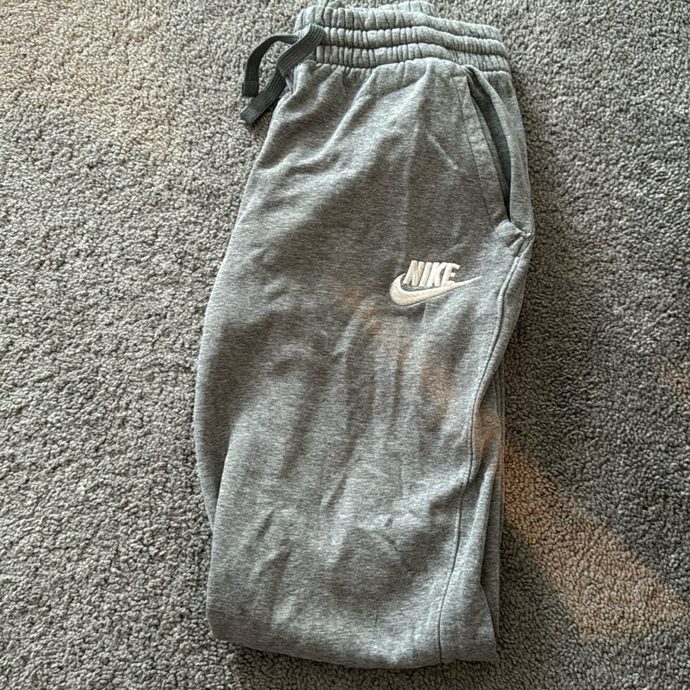 Nike boys jogger sweats
